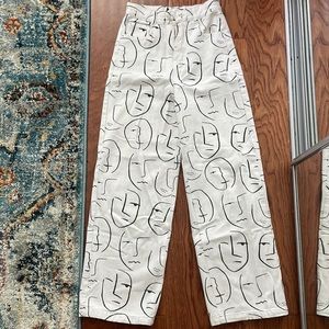 Trendy abstract wide leg jean